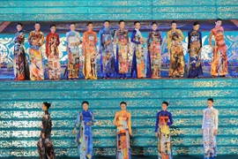 [Photo] Rực rỡ Lễ hội áo dài tại Festival Huế 2014