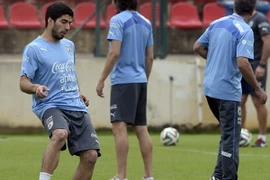 Uruguay-Costa Rica: Lộ diện kẻ lót đường ở bảng "tử thần"