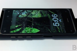 Điện thoại Amazon “chơi trội” khi có tới 5 camera trước