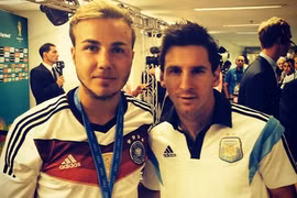 Người hùng Mario Goetze gọi kẻ thất bại Messi là "thiên tài"