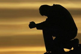 [Infographics] Con số báo động về tình trạng tự tử toàn cầu