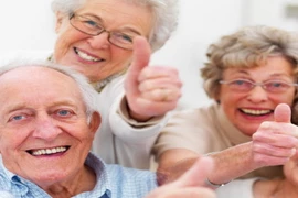 Số cụ bà cao tuổi Canada cao gấp nhiều lần các cụ ông