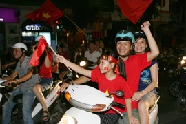 [Photo] Người dân "mở hội" mừng chiến thắng của U19 Việt Nam