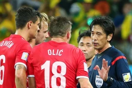 Năm quyết định gây tranh cãi của trọng tài ở World Cup 2014