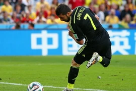 Ảnh động pha đánh gót ghi bàn cực kỳ đẳng cấp của Villa