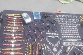 Những người bán hàng rong ở Sao Paulo dùng cả máy quẹt thẻ