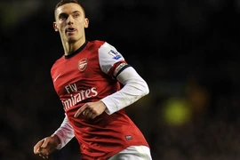 Chuyển nhượng tối 8/8: Arsenal "nhường" sao cho Barcelona