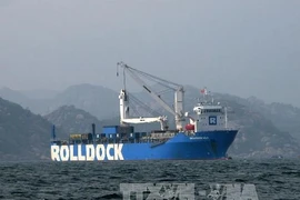 Video tàu ngầm lớp Kilo Hà Nội vào vịnh Cam Ranh 