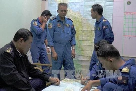 Hải quân Malaysia triển khai tìm kiếm máy bay mất tích trên Biển Đông. (Nguồn: AFP/TTXVN)
