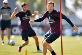 Wayne Rooney đề nghị được tập luyện cùng các cầu thủ dự bị
