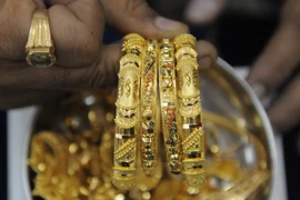 Vàng giảm sức hấp dẫn, hướng đến tuần xuống giá thứ hai liên tiếp 