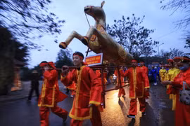 Hà Nội: Rộn ràng lễ rước kiệu mở màn Hội Gióng đền Sóc 2024