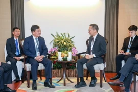 Thứ trưởng Hoàng Xuân Chiến tại cuộc gặp Thư ký thường trực Bộ Quốc phòng Singapore Chan Heng Chee. (Ảnh: Lê Dương/TTXVN)