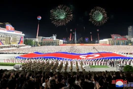 Tối 8/9, Triều Tiên cũng tổ chức míttinh ngoài trời và dạ tiệc tại thủ đô Bình Nhưỡng. (Ảnh: Yonhap)