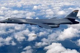 Máy bay ném bom B-1B Lancer. (Ảnh: NBC)