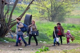 Người di cư tại Tompa, Hungary. (Ảnh: AFP/TTXVN)