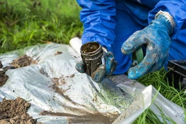 "Dấu vết" của PFAS đã được phát hiện trong nước, không khí, đất và thậm chí trong loài cá. (Nguồn: ANP)