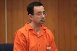 Larry Nassar, cựu bác sỹ của Liên đoàn Thể dục dụng cụ Mỹ (USA Gymnastics - USAG) xâm hại thêm ít nhất 70 nạn nhân trước khi bị bắt. (Ảnh: Getty Images)