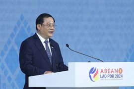 Thủ tướng Lào, Chủ tịch ASEAN 2024 Sonexay Siphandone phát biểu bế mạc Hội nghị Cấp cao Hiệp hội các quốc gia Đông Nam Á (ASEAN) lần thứ 44, 45 và các hội nghị cấp cao liên quan. (Ảnh: Dương Giang/TTXVN)