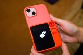 Công ty Khởi nghiệp AI Rabbit ra mắt một tiện ích độc lập có tên là "R1." (Nguồn: CNET)