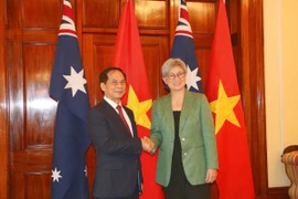 Phó Thủ tướng, Bộ trưởng Ngoại giao Bùi Thanh Sơn và Ngoại trưởng Australia Penny Wong trước Hội nghị. (Ảnh: Thanh Tú/TTXVN)