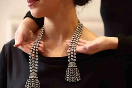 Chiếc vòng cổ đang được trưng bày tại chi nhánh của Sotheby's ở London cho đến ngày 2/10. (Ảnh: thedailyguardian)
