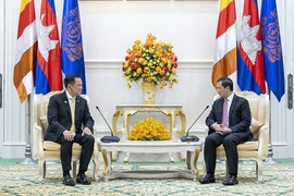 Thủ tướng Campuchia Hun Manet gặp Phó Thủ tướng, Bộ trưởng Nội vụ Thái Lan Anutin Charnvirakul. (Ảnh: khmertimeskh)