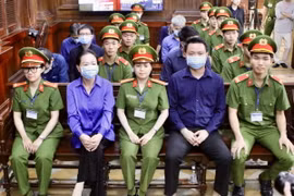 Các bị cáo tại phiên tuyên án sơ thẩm vụ án Vạn Thịnh Phát giai đoạn 2 ngày 17/10/2024. (Ảnh: Thanh Vũ/TTXVN)