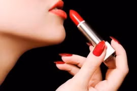 Những món đồ trang điểm nhỏ xinh, tiện lợi nên mang theo khi du Xuân 