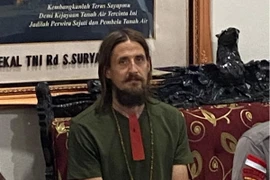 Phi công Mehrtens. (Ảnh: nhóm tác chiến Lực lượng đặc nhiệm hòa bình Cartenz cung cấp)