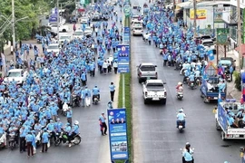 Hoạt động diễu hành vận động tranh cử của CPP tại Thủ đô Phnom Penh, sáng 10/02/2024. (Ảnh: TTXVN phát)