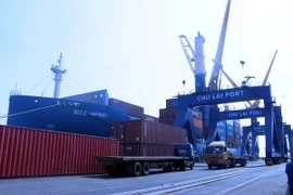 Hàng hóa qua Cảng Chu Lai Trường Hải. (Ảnh: Trần Tĩnh/TTXVN)