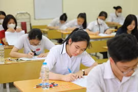 Thí sinh dự thi lớp 10 THPT công lập năm 2023. (Ảnh: Thanh Tùng/TTXVN)