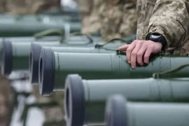 Nhiều nước tài trợ mua hàng trăm nghìn quả đạn pháo gửi đến Ukraine