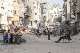 Những tòa nhà bị phá hủy do xung đột Hamas-Israel tại thị trấn Beit Lahia, phía bắc Dải Gaza, ngày 21/6. (Ảnh: THX/TTXVN)