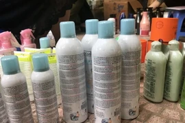 Tang vật phát hiện tại hiện trường. (Ảnh: TTXVN phát)