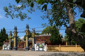 Không gian đẹp của đình Lương Xá trước khi bị bêtông hóa. (Ảnh: TTXVN phát)