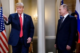 Tổng thống Mỹ Donald Trump (trái) và Tổng thống Nga Vladimir Putin tại cuộc gặp thượng đỉnh ở Helsinki, Phần Lan ngày 16/7. (Nguồn: AFP/TTXVN)