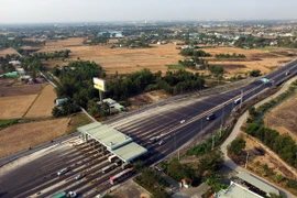 Đường cao tốc TP.Hồ Chí Minh-Trung Lương, đoạn trạm thu phí Chợ Đệm (TP.Hồ Chí Minh). (Ảnh: Hoàng Hải/TTXVN)