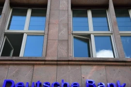Logo ngân hàng Deutsche tại Berlin, Đức. (Nguồn: AFP/TTXVN)