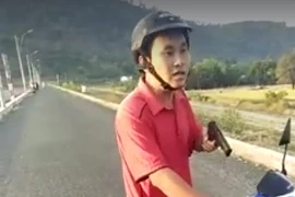 Xác minh thông tin cán bộ Phòng Nông nghiệp dùng súng đe dọa dân