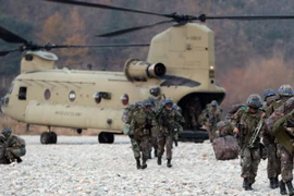 Binh sỹ Hàn Quốc tham gia cuộc tập trận tại Hongcheon, Hàn Quốc. (Nguồn: EPA/TTXVN)