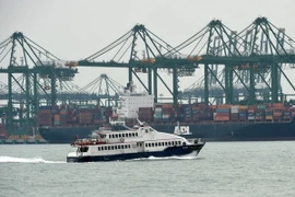 Một cảng hàng hóa ở Singapore. (Nguồn: AFP/TTXVN)