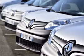 Những ôtô của hãng Renault tại Saint-Herblain, miền tây nước Pháp ngày 15/1/2016. (Nguồn: AFP/TTXVN)