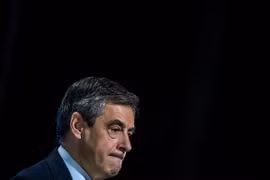 Ứng cử viên tranh cử Tổng thống Pháp François Fillon phát biểu trong một cuộc vận động tranh cử ở Aubervilliers, gần thủ đô Paris ngày 4/3. (Nguồn: EPA/TTXVN)