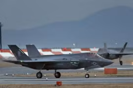 Máy bay chiến đấu F-35 tại căn cứ không quân Iwakuni ở tỉnh Yamaguchi, miền tây Nhật Bản ngày 18/1. (Nguồn: Kyodo/TTXVN)