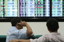 Tiếp đà tăng, chỉ số VN-Index chính thức vượt ngưỡng 600 điểm 