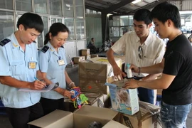 Yêu cầu kiểm tra thực tế với hàng hoá chứa dầu ăn từ Đài Loan