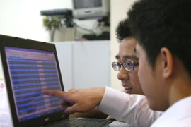 Tăng 4 phiên liên tiếp, chỉ số VN-Index tiến gần mốc 580 điểm 