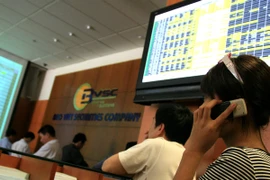 Giao dịch khởi sắc, VN-Index tăng gần 6 điểm phiên cuối tuần 